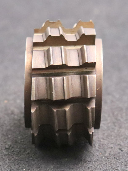 Bild des Artikels Keilwellen-Wälzfräser-6-Keile-28,3x34x7,3-mit-Höcker-Fertigfräser-Ø70x40xØ27mm