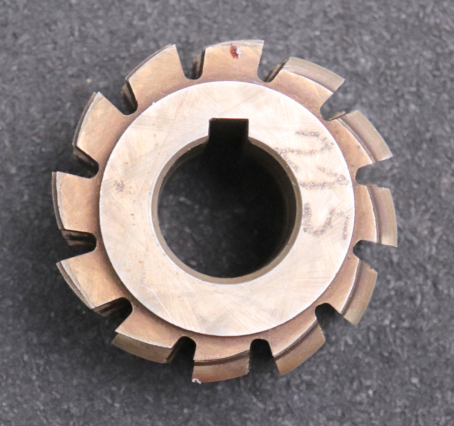 Bild des Artikels Keilwellen-Wälzfräser-6-Keile-28,3x34x7,3-mit-Höcker-Fertigfräser-Ø70x40xØ27mm