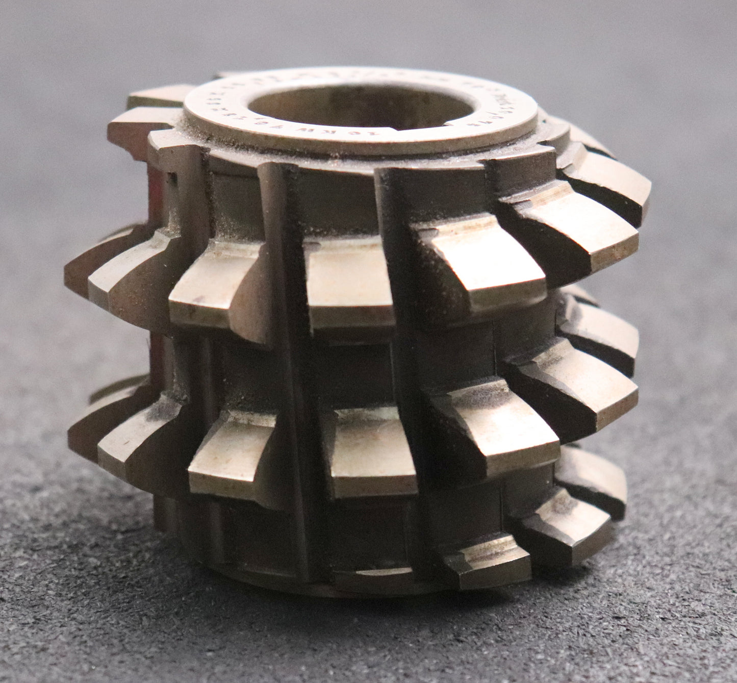 Bild des Artikels Keilwellen-Wälzfräser-10-Keile-76,15x56x11,78-Höcker-Fertigfräser-84x66xØ32mm