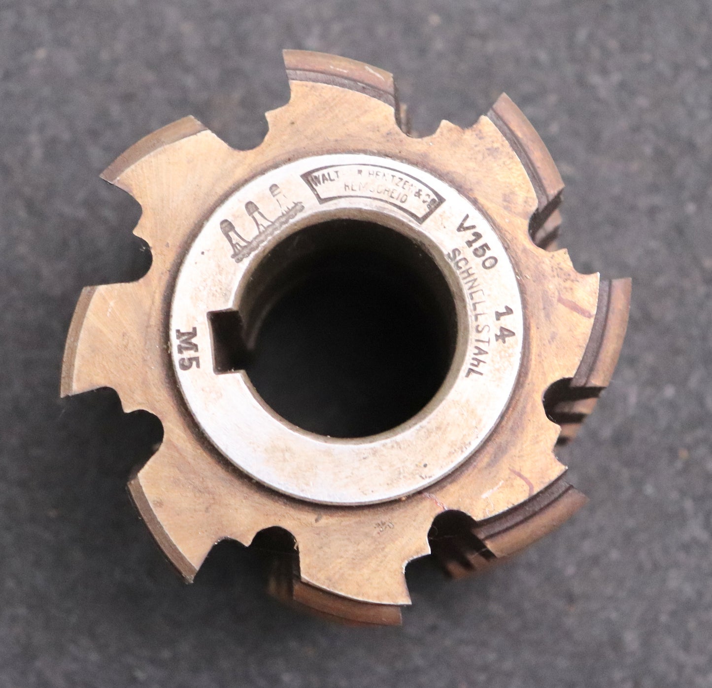 Bild des Artikels HENTZEN&CO-Keilwellen-Wälzfräser-6-Keile-33x28x8-mit-Höcker-Fertigfräser