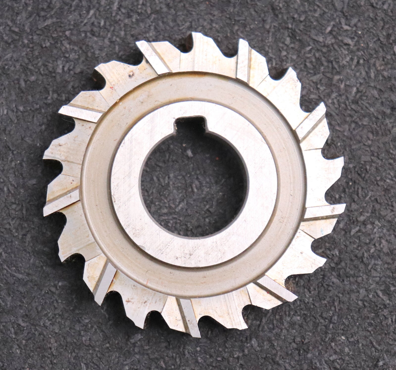 Bild des Artikels Nutenfräser-slot-cutter-Abmessungen-Ø63x10x22mm-mit-LKN-Nutbreite-10mm-gebraucht