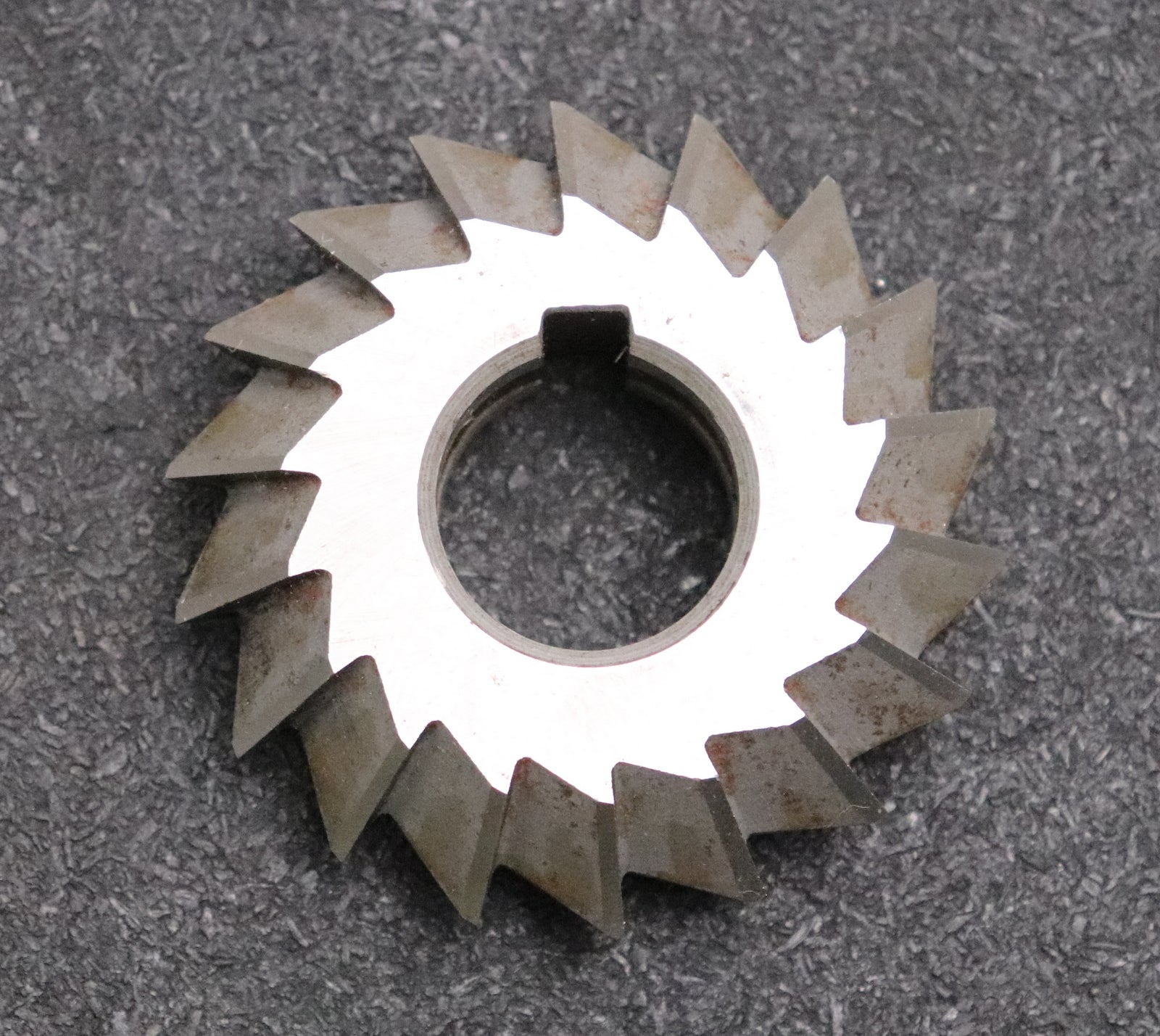 Bild des Artikels PWS-Prismen-Formfräser-konvex-Prismenwinkel-90°-Abmessungen-Ø63x18xØ22mm-mit-LKN