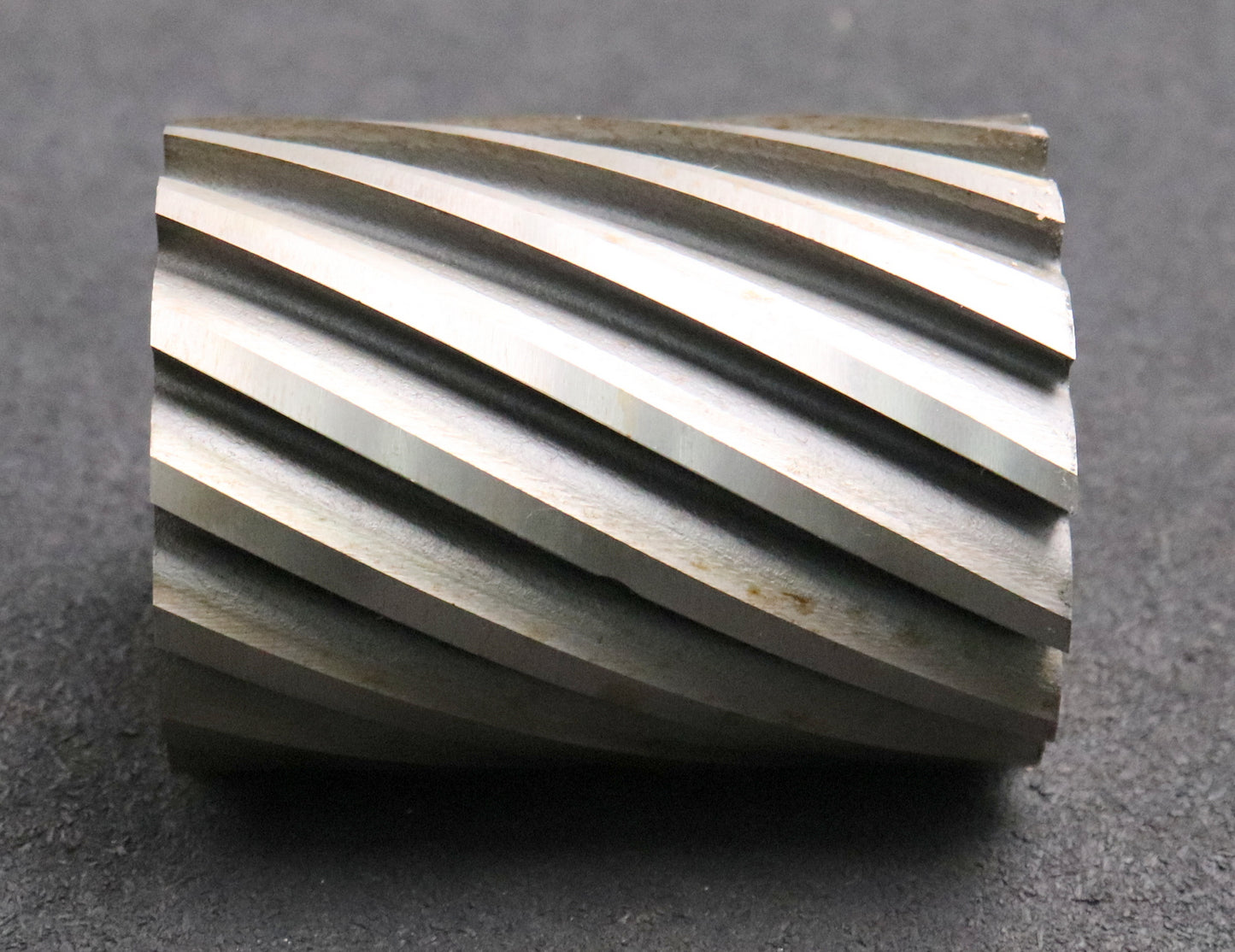 Bild des Artikels Walzenstirnfräser-Abmessungen-Ø80x100xØ32mm-mit-LKN-Breite-80mm-14-Spannuten