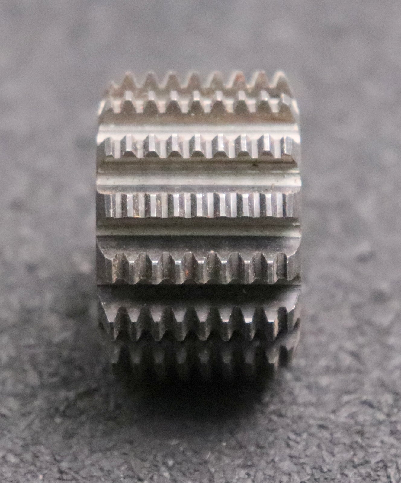 Bild des Artikels MIKRON-Vollstahl-Wälzfräser-gear-hob-m=-0,7mm-20°-EGW-Einstellwinkel-1°30'