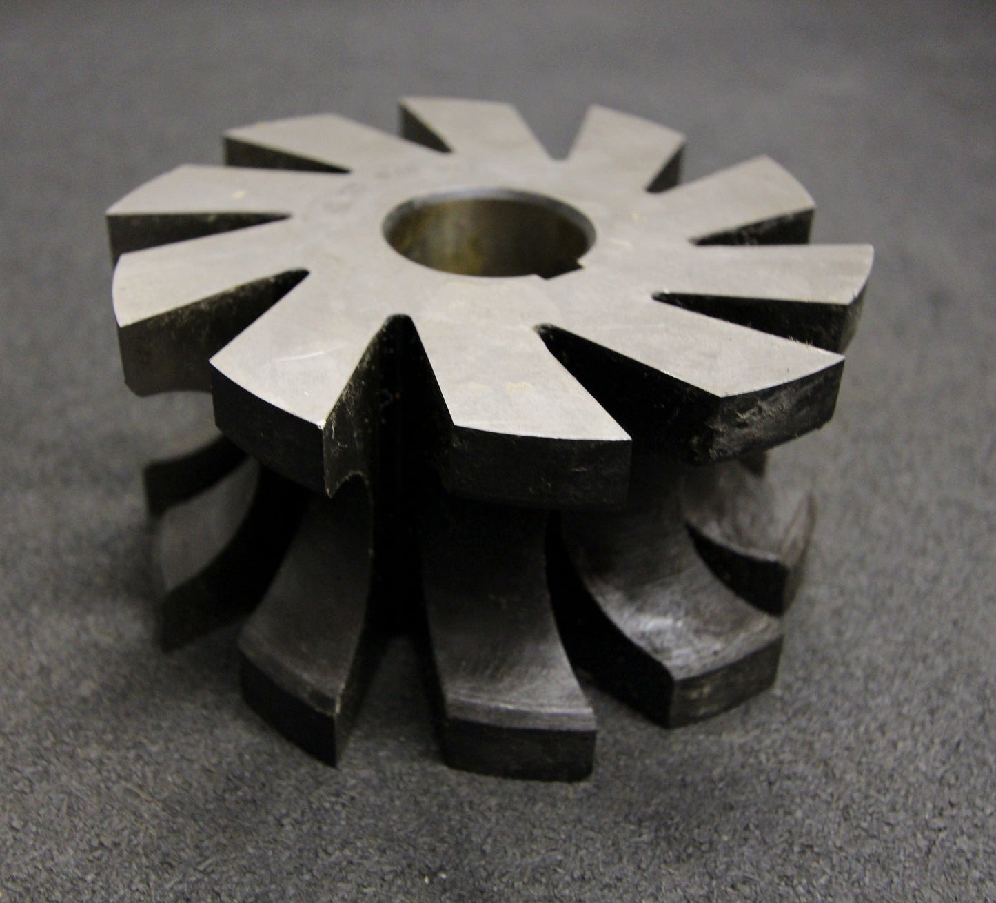 Halbrund-Formfräser konkav Radiusfräser Radius 18mm - 125x62x32mm 10 Spannuten